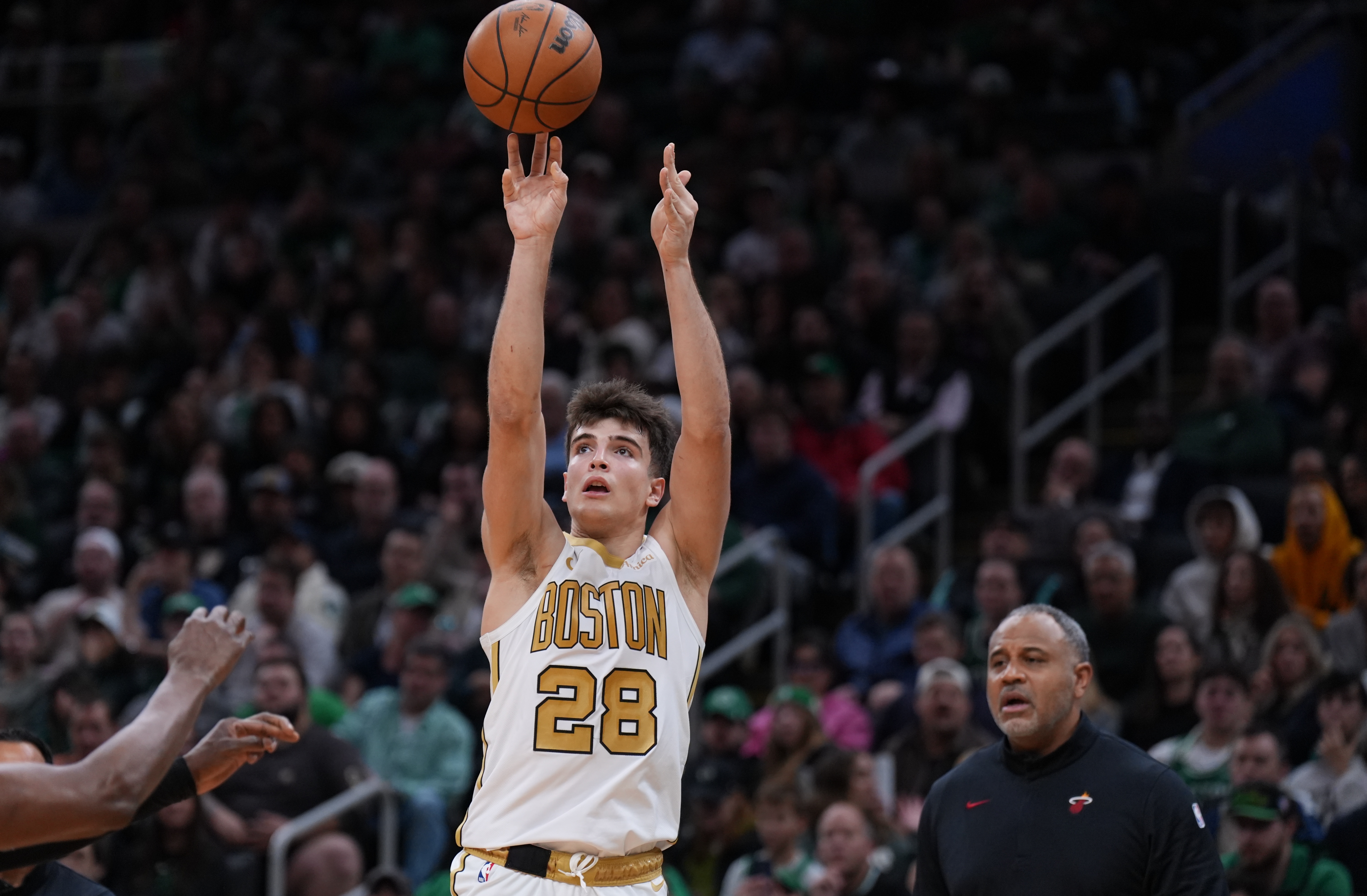 马祖拉谈28号秀冈萨雷斯：他打球很拼 防守直觉稍微领先一步